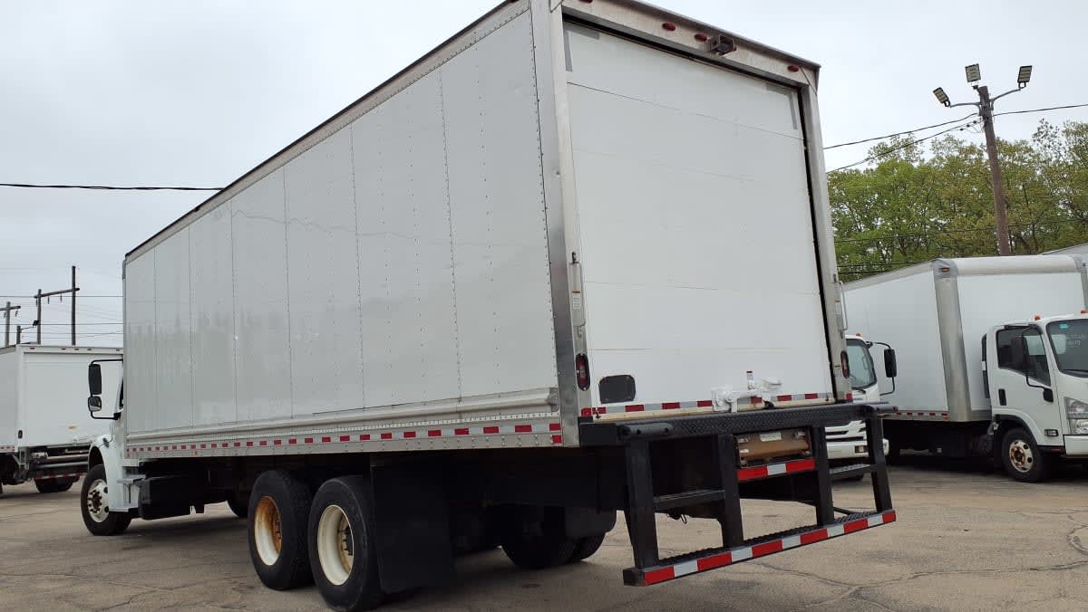 2018 Freightliner M2 106 in Warwick, RI — photo 6