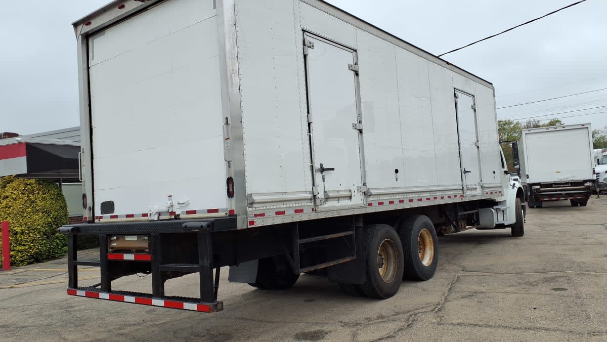 2018 Freightliner M2 106 in Warwick, RI — photo 4