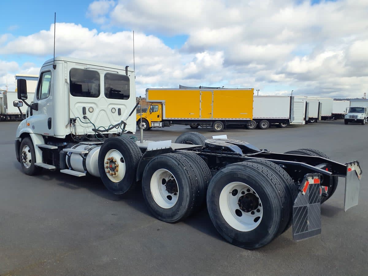 2018 Freightliner Cascadia in Tacoma, WA — photo 6