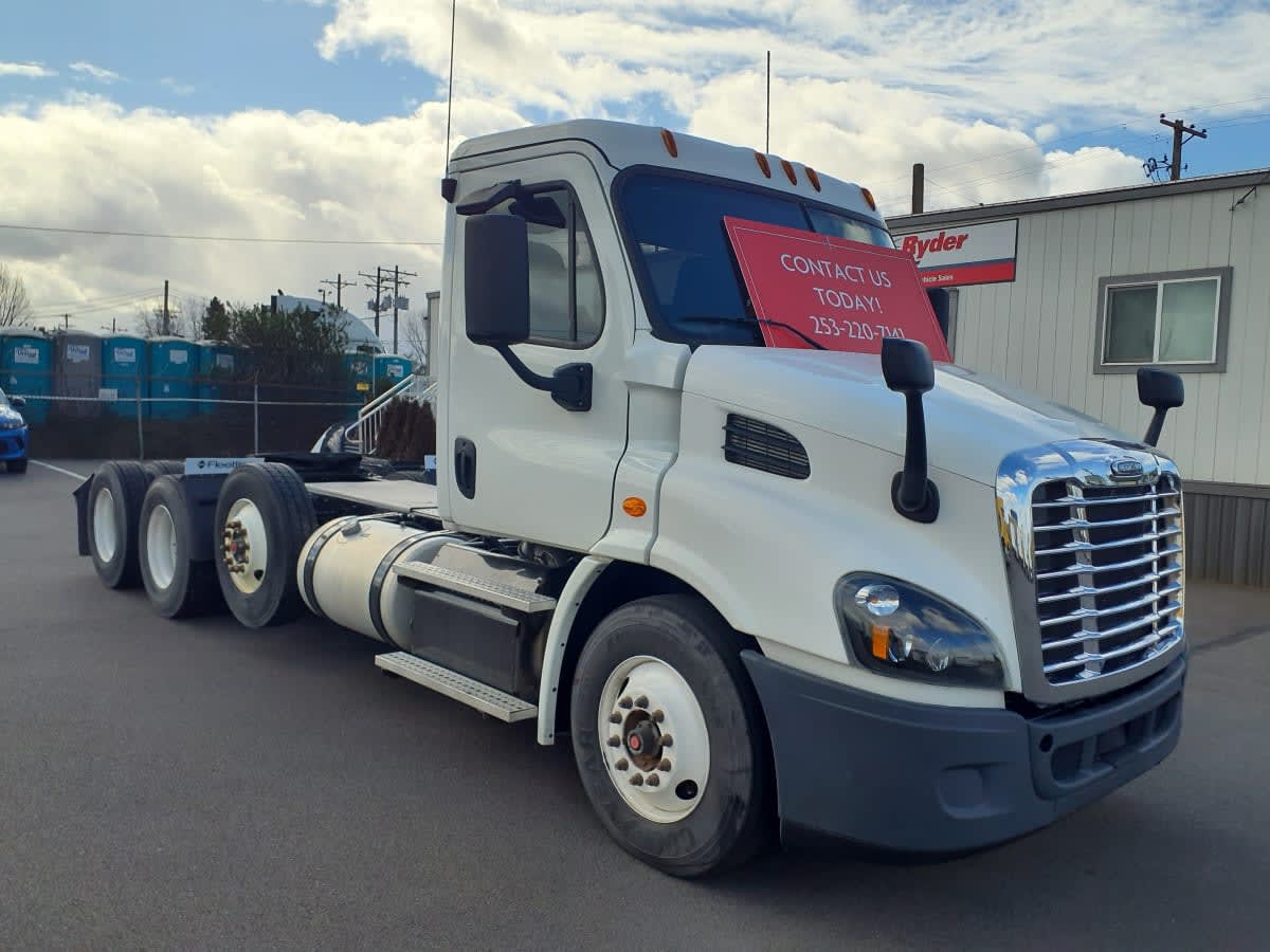 2018 Freightliner Cascadia in Tacoma, WA — photo 3
