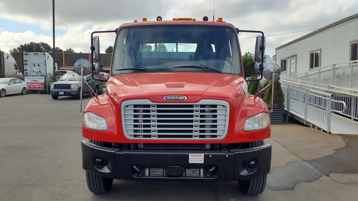 2019 Freightliner M2 106 in Tacoma, WA — photo 2