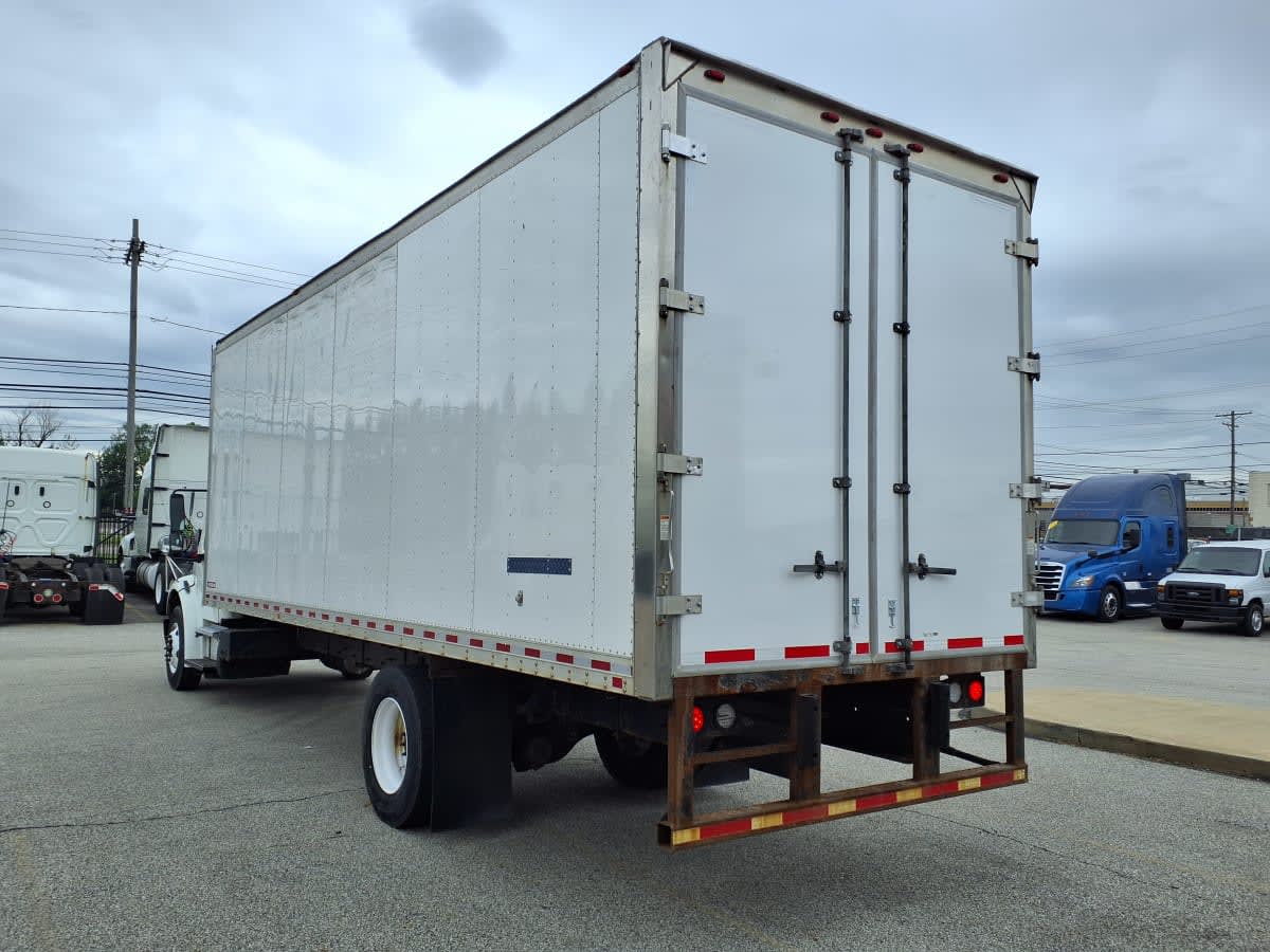 2018 Freightliner M2 106 in Cleveland, OH — photo 6