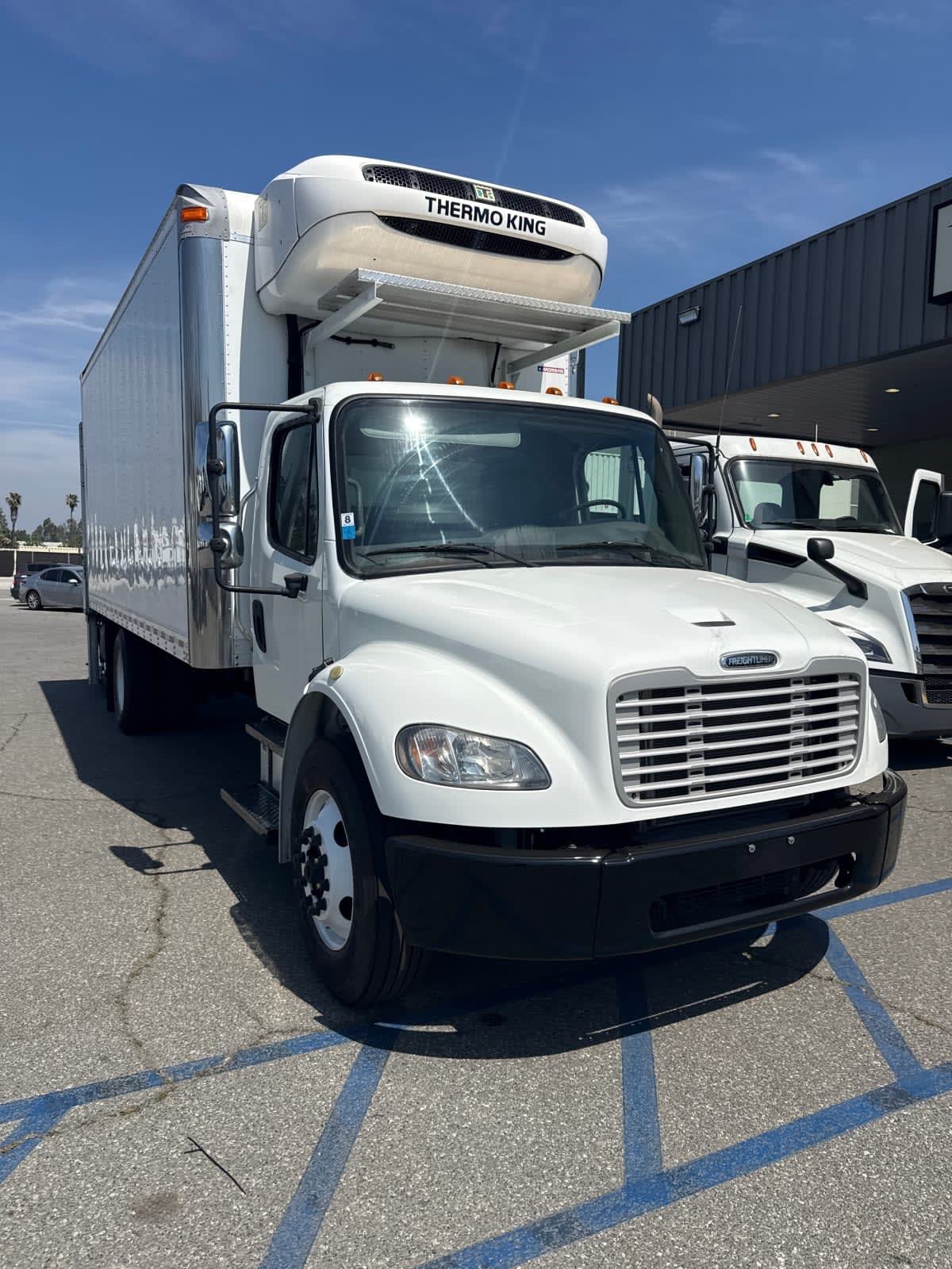 2019 Freightliner M2 106 in Pomona, CA — photo 3