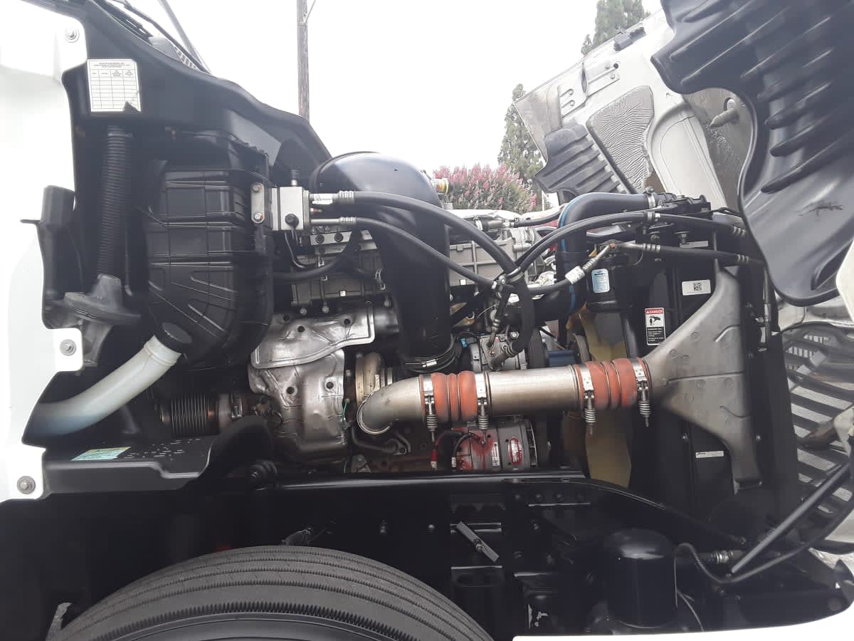 2018 Freightliner Cascadia in Montebello, CA — photo 12