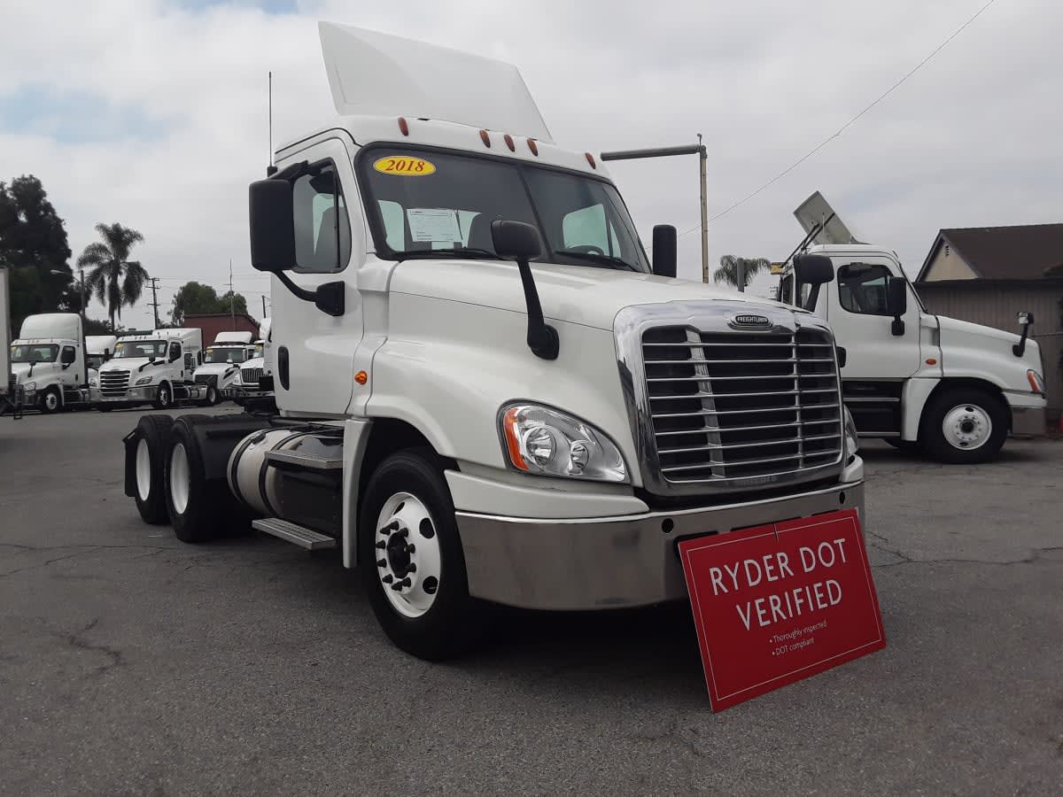 2018 Freightliner Cascadia in Montebello, CA — photo 3