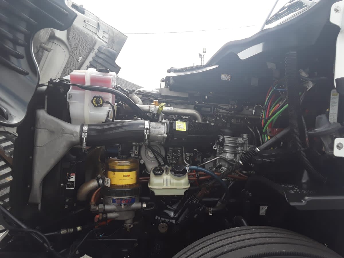 2018 Freightliner Cascadia in Montebello, CA — photo 8