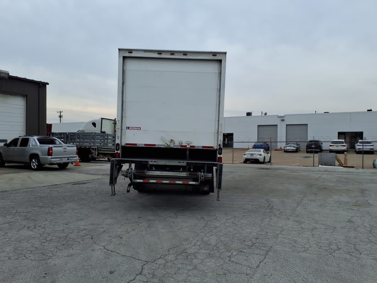 2018 Freightliner M2 106 in Fort Worth, TX — photo 5