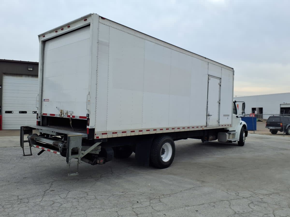 2018 Freightliner M2 106 in Fort Worth, TX — photo 4