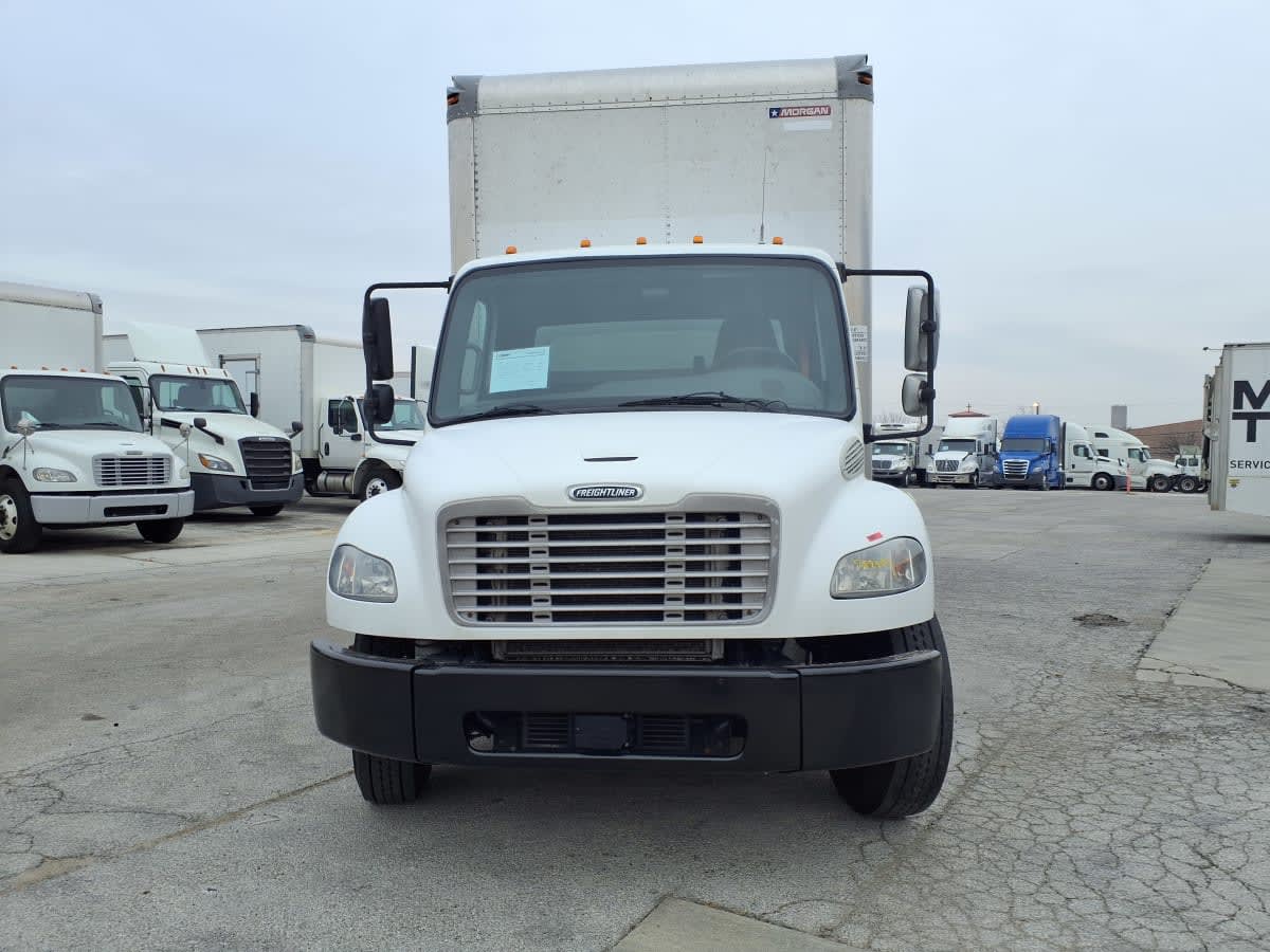 2018 Freightliner M2 106 in Fort Worth, TX — photo 2