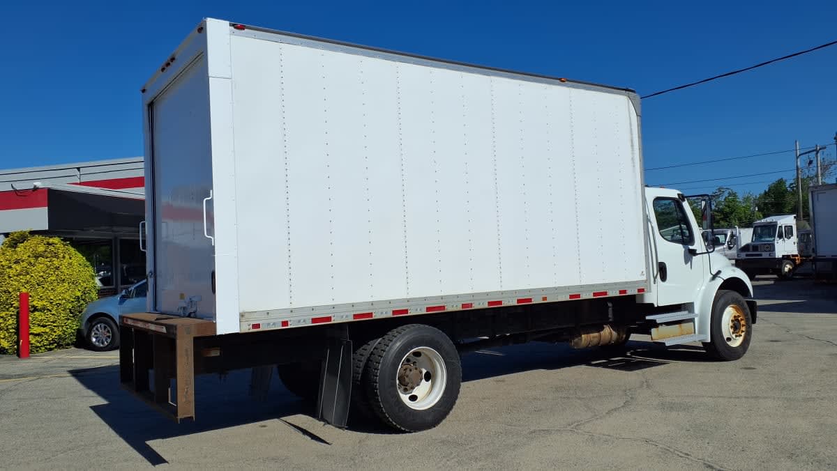2018 Freightliner M2 106 in Warwick, RI — photo 4