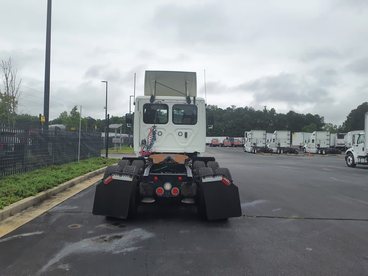 2018 Freightliner Cascadia in Atlanta, GA — photo 5