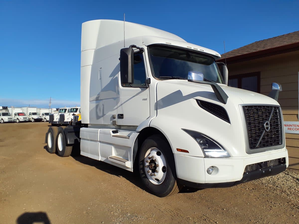 2019 Volvo VNR 640 in Commerce City, CO — photo 3