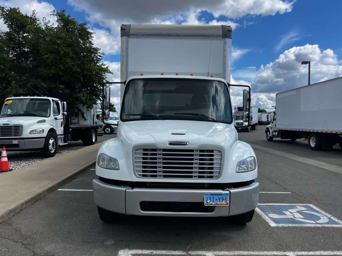 2018 Freightliner M2 106 in West Sacramento, CA — photo 2