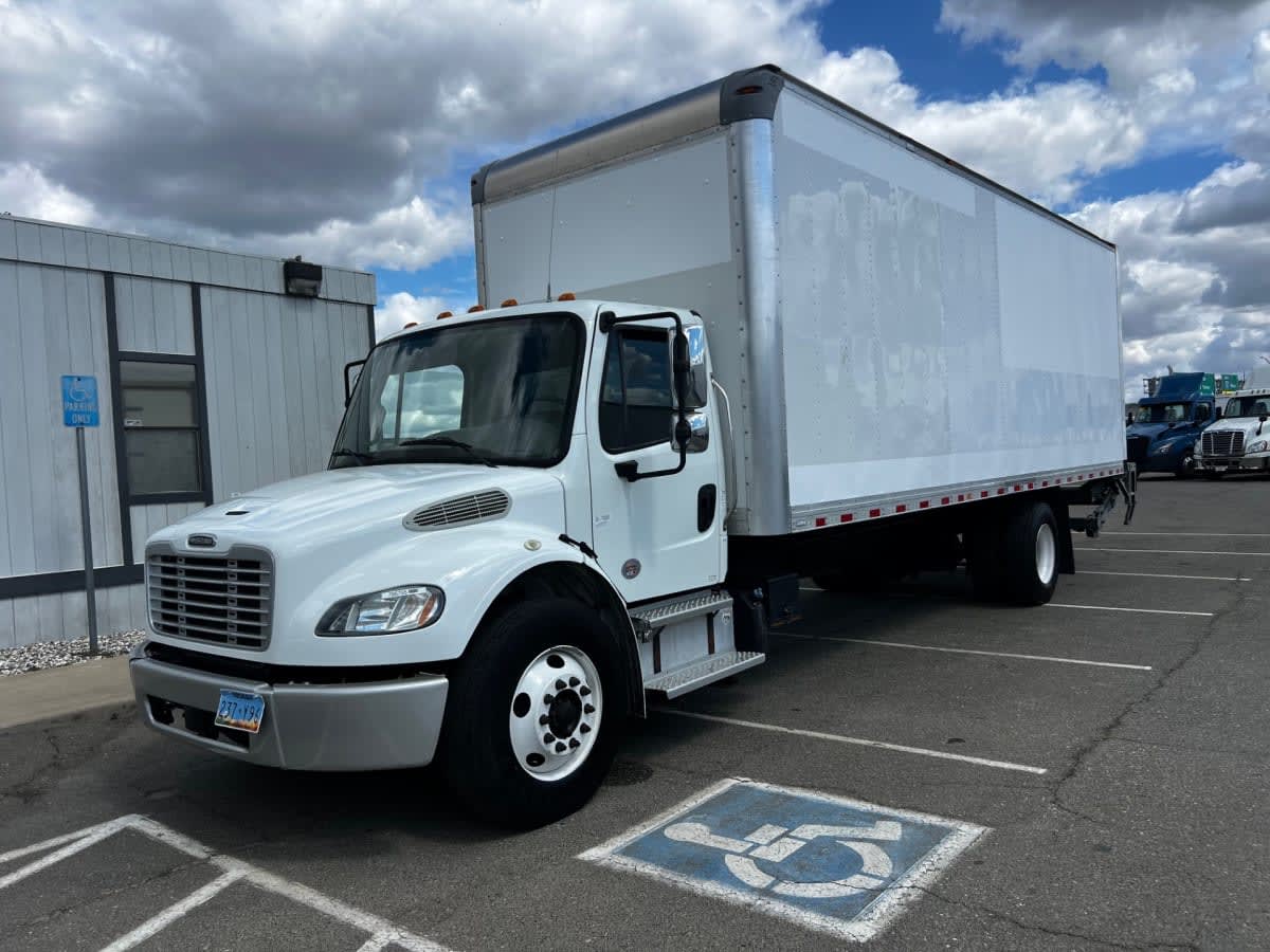2018 Freightliner M2 106