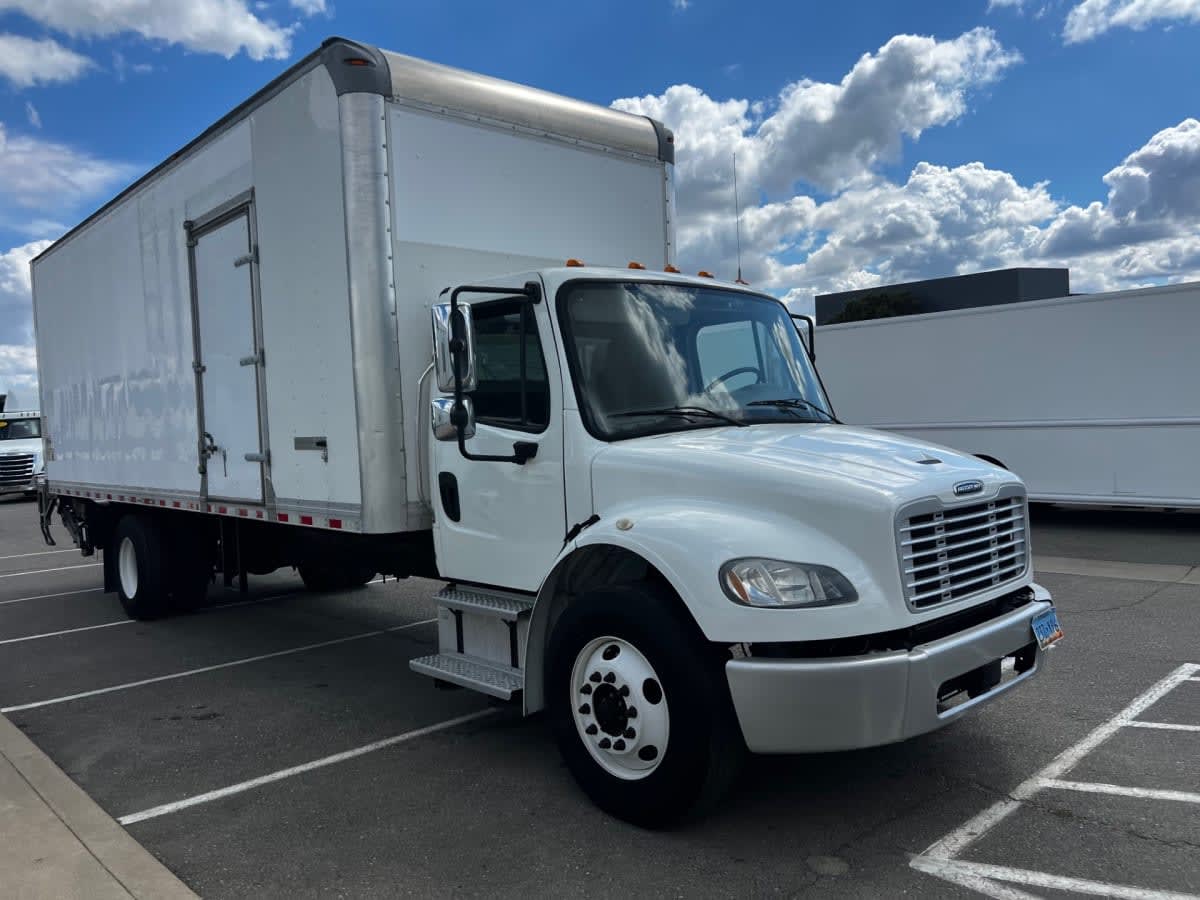 2018 Freightliner M2 106 in West Sacramento, CA — photo 3