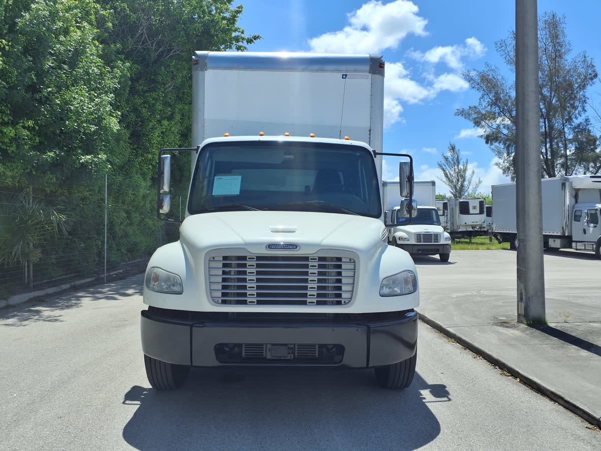 2018 Freightliner M2 106 in Davie, FL — photo 2