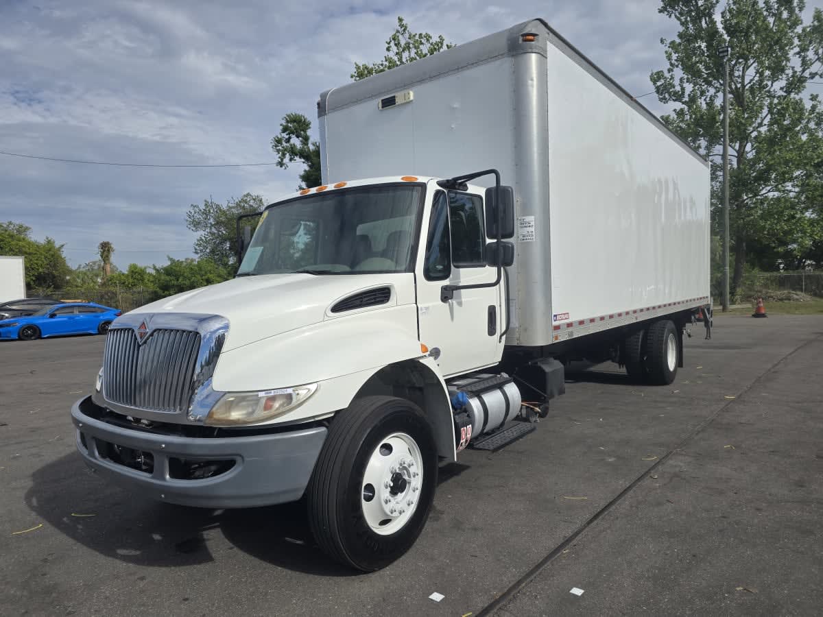2018 International 4300 in Tampa, FL — photo 3