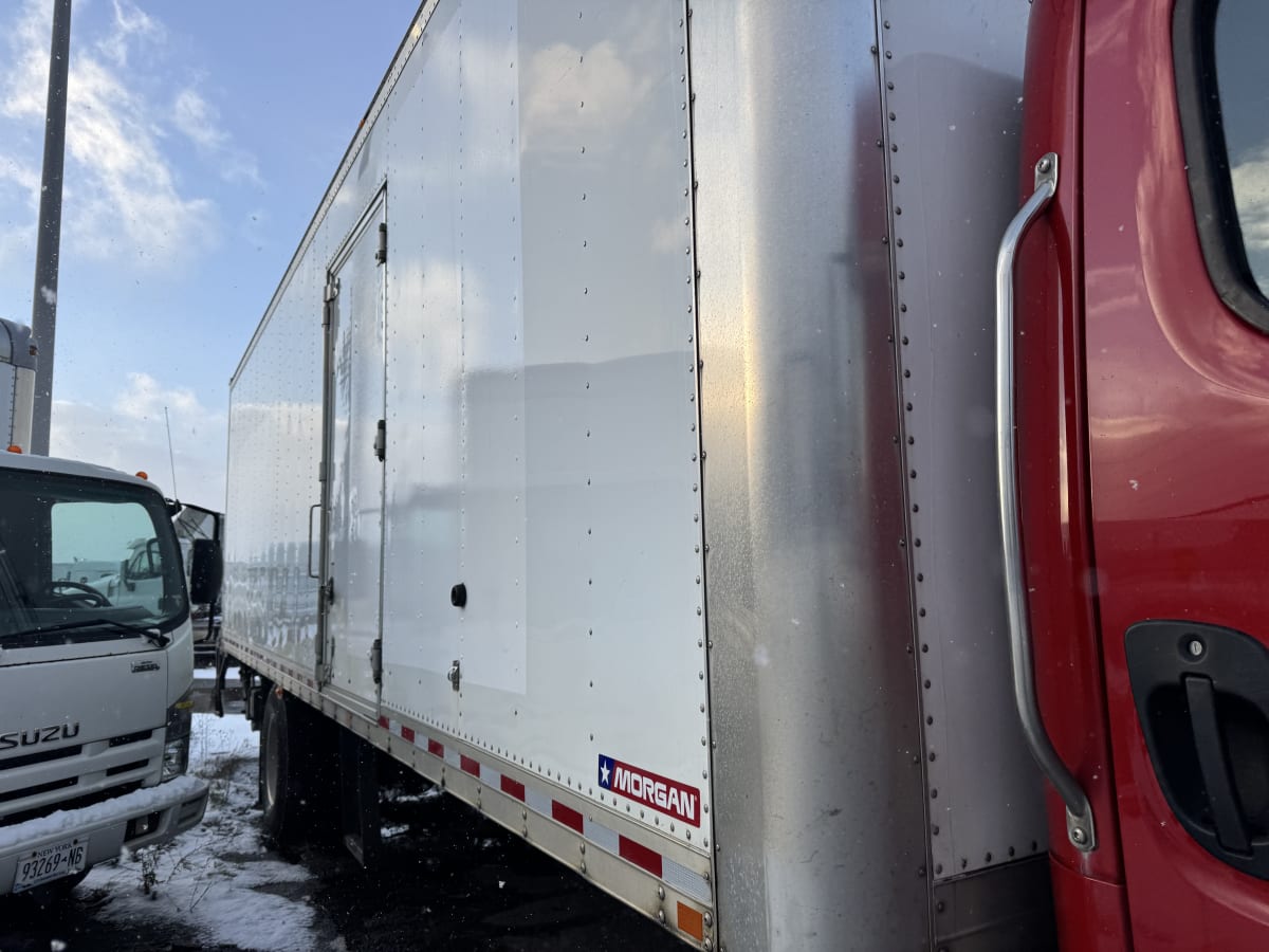 2019 Freightliner M2 106 in Syracuse, NY — photo 2