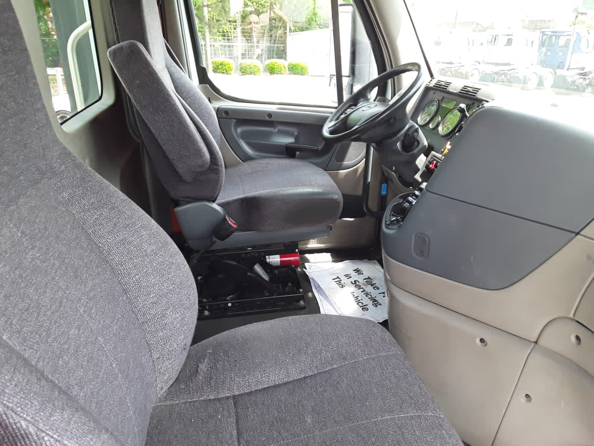 2019 Freightliner Cascadia in Charlotte, NC — photo 11