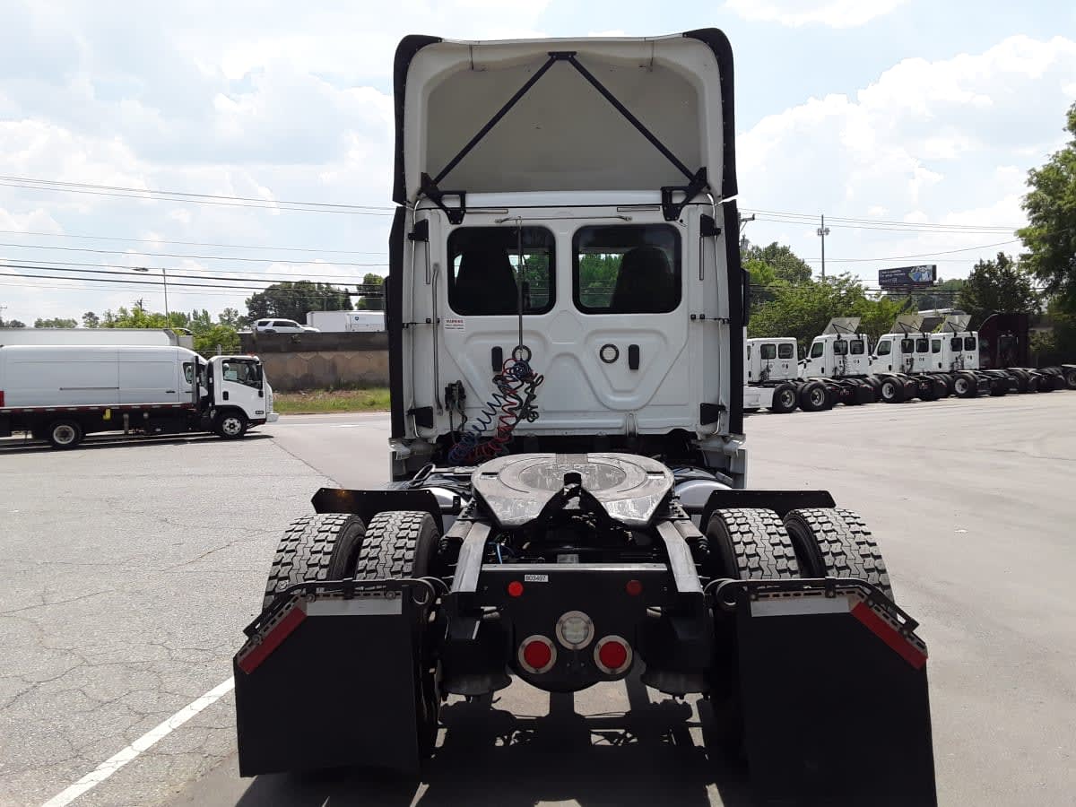2019 Freightliner Cascadia in Charlotte, NC — photo 5