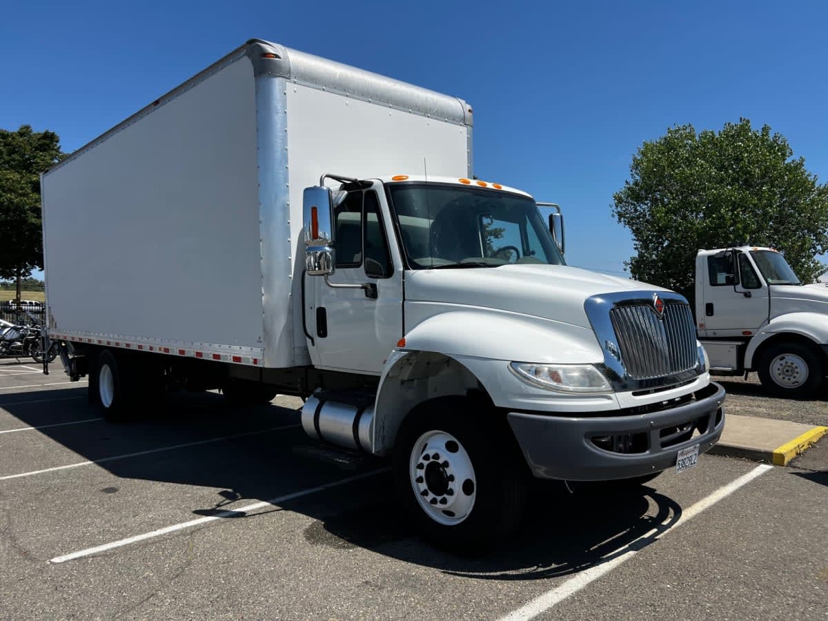 2019 International 4300 in West Sacramento, CA — photo 3