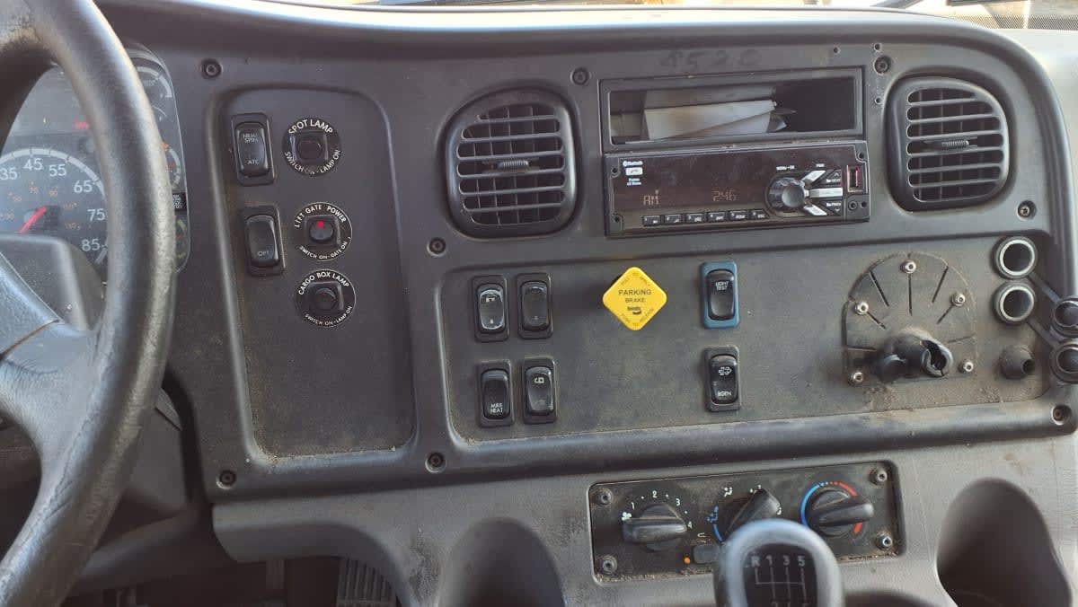 2019 Freightliner M2 106 in Salisbury, MA — photo 10