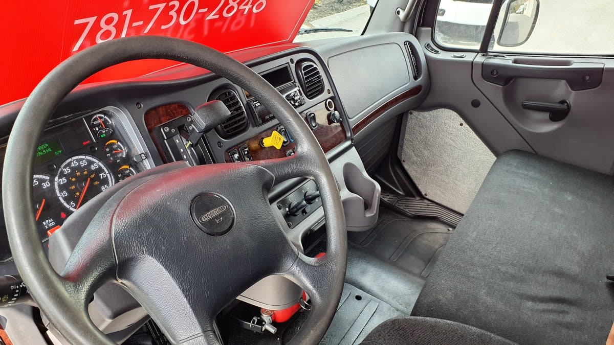 2019 Freightliner M2 106 in Norwood, MA — photo 7