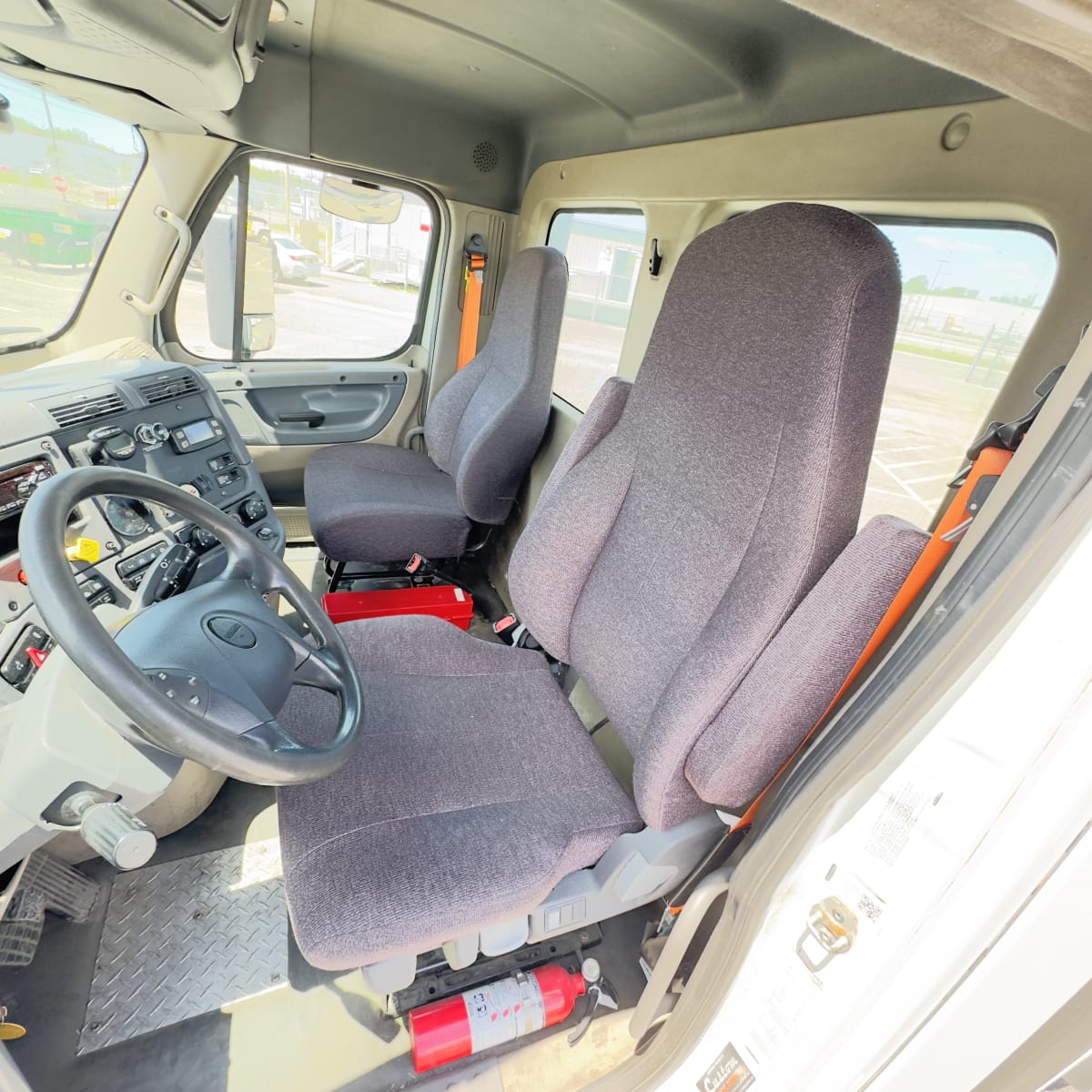 2019 Freightliner Cascadia in Syracuse, NY — photo 7