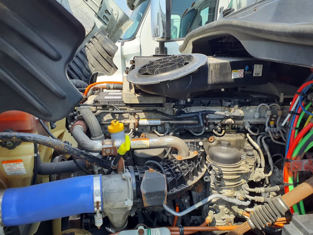 2019 Freightliner Cascadia in Indianapolis, IN — photo 8