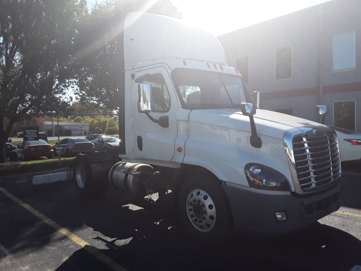 2019 Freightliner Cascadia in La Vergne, TN — photo 3
