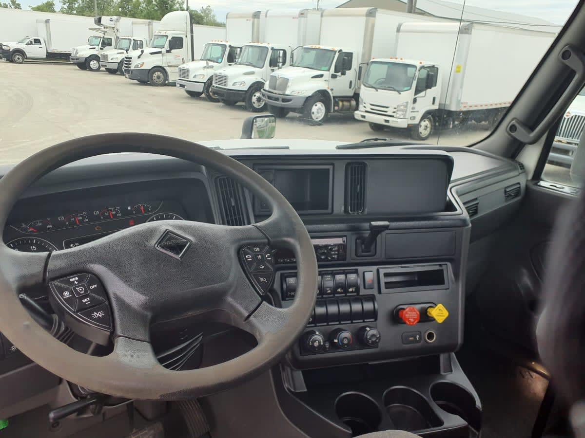 2018 International LT in Indianapolis, IN — photo 13