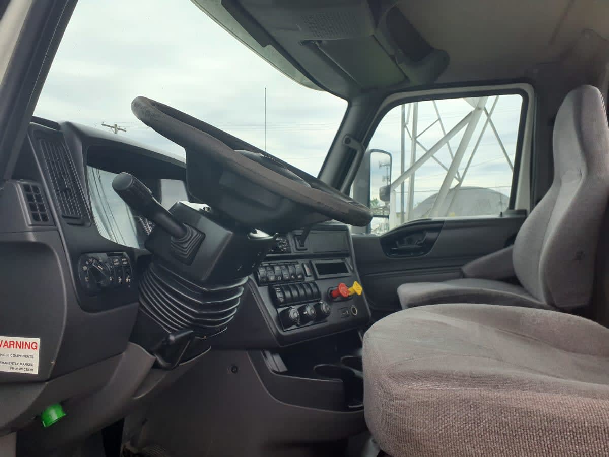 2018 International LT in Indianapolis, IN — photo 7