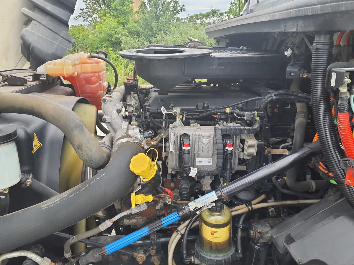 2018 International LT in Indianapolis, IN — photo 8