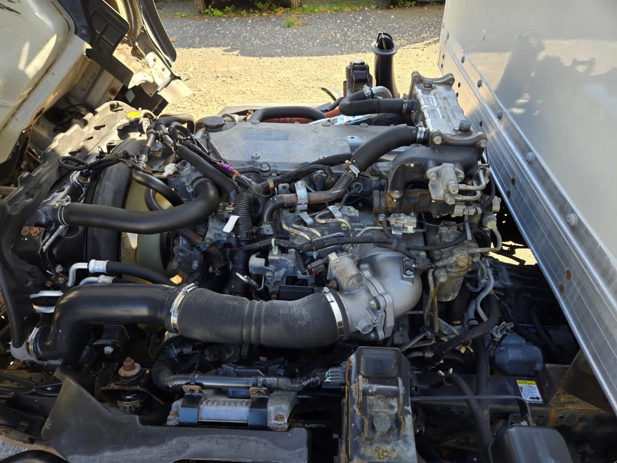 2019 Isuzu NQR in Bensalem, PA — photo 9