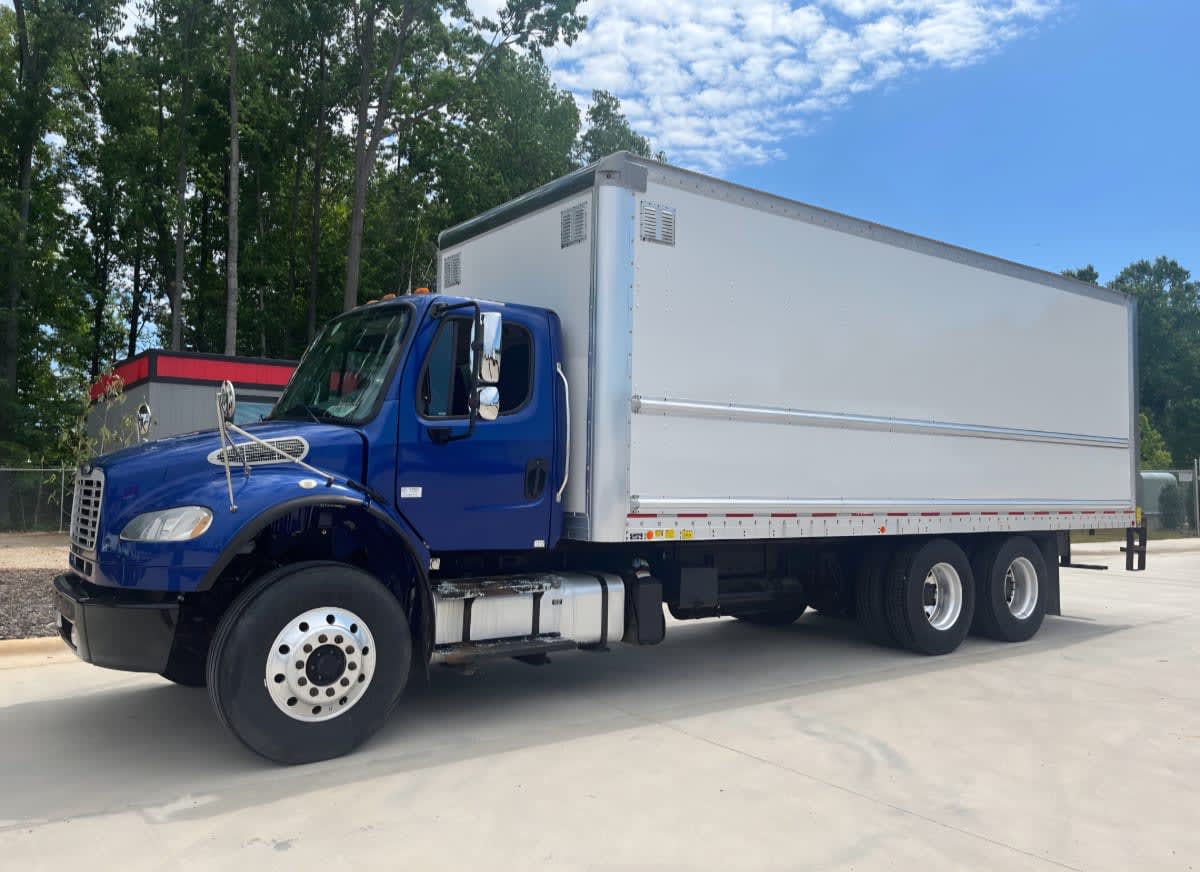 2019 Freightliner M2 106