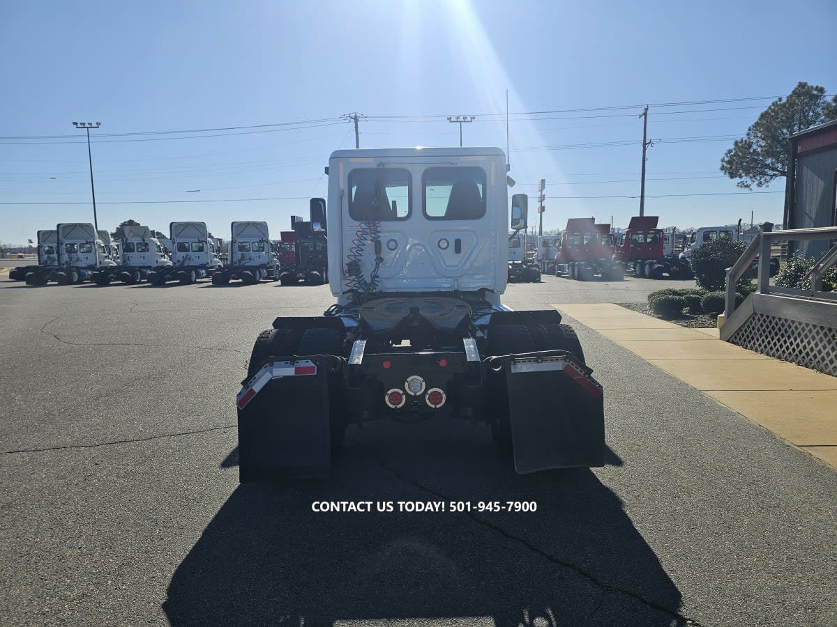 2019 Freightliner Cascadia in North Little Rock, AR — photo 5