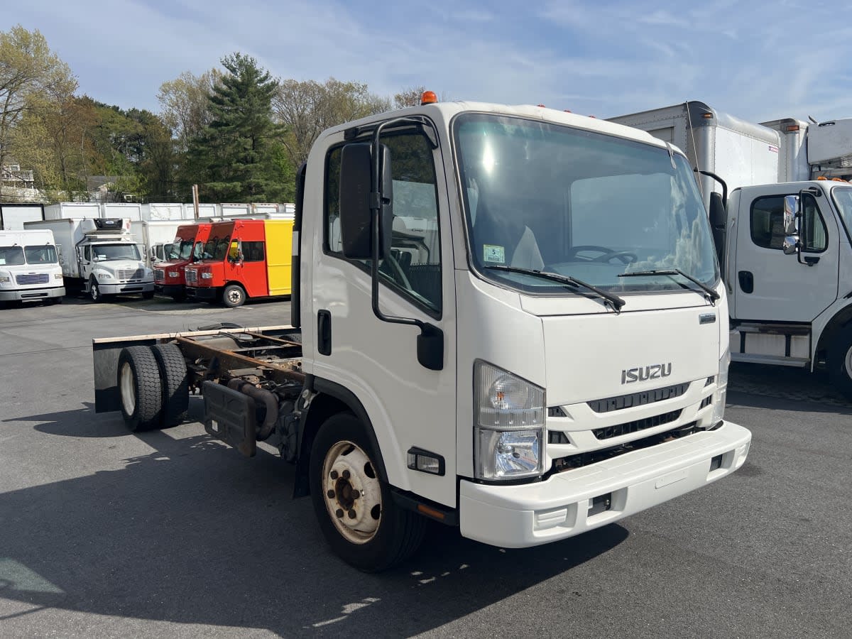 2018 Isuzu NQR in Norwood, MA — photo 3