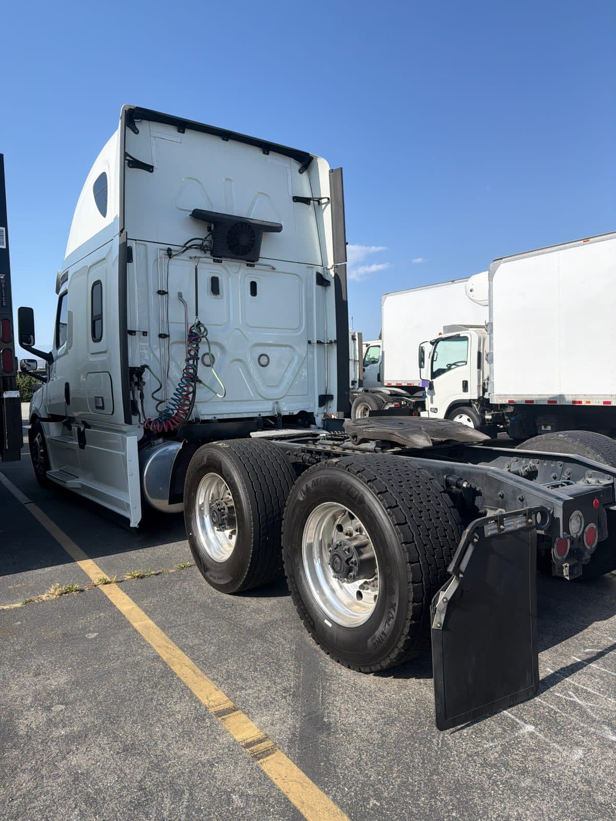 2019 Freightliner Cascadia in Pomona, CA — photo 6