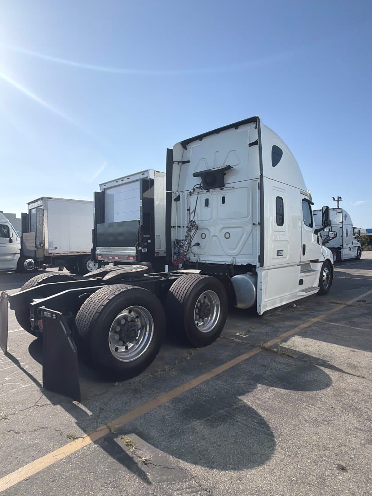 2019 Freightliner Cascadia in Pomona, CA — photo 4