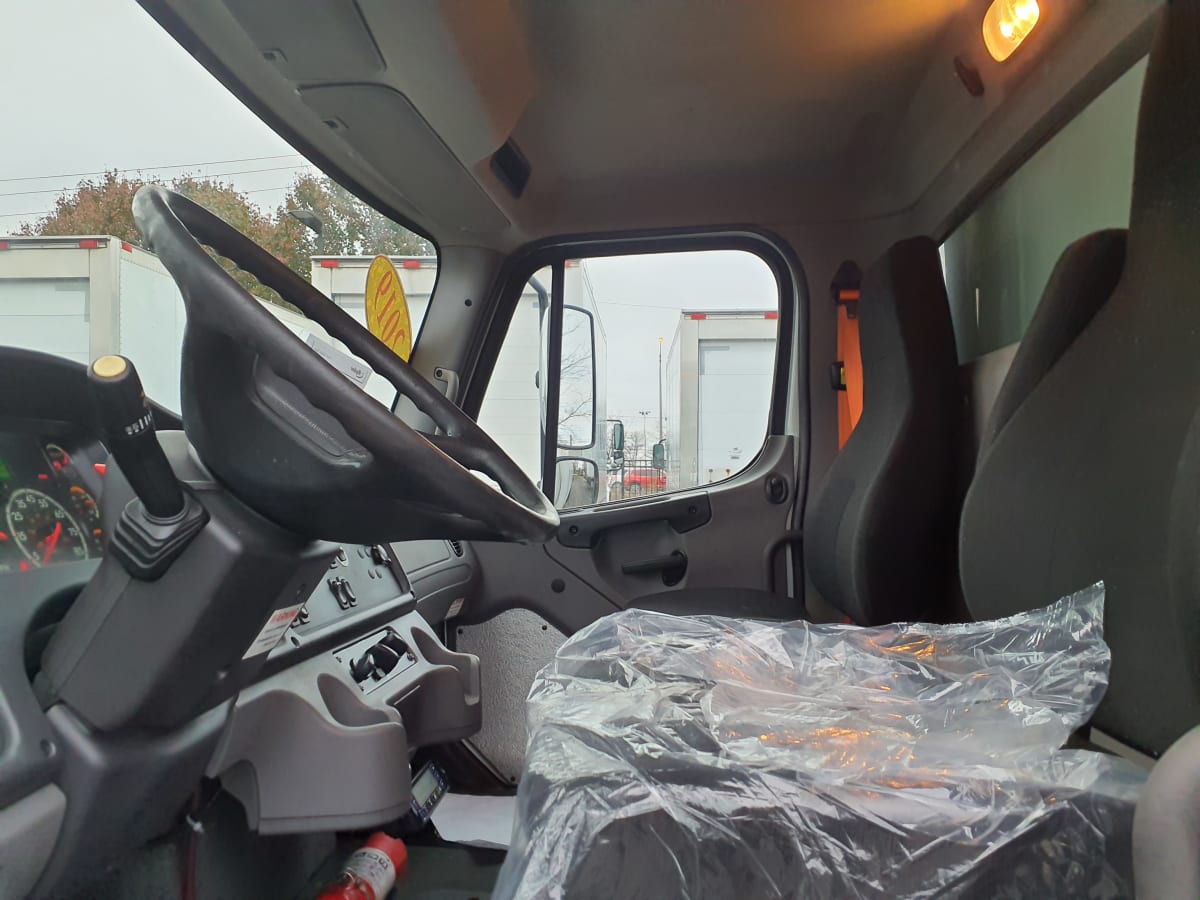 2019 Freightliner M2 106 in Bolingbrook, IL — photo 8