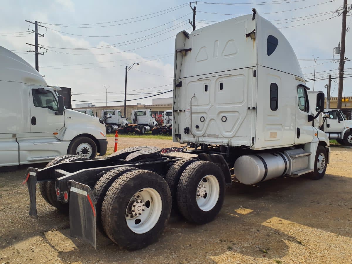 2019 Freightliner Cascadia in Converse, TX — photo 4