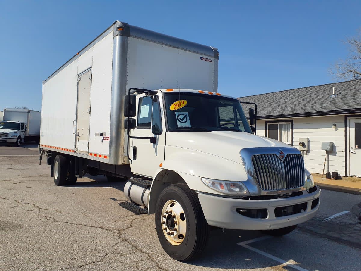 2019 International 4300 in O'fallon, MO — photo 3