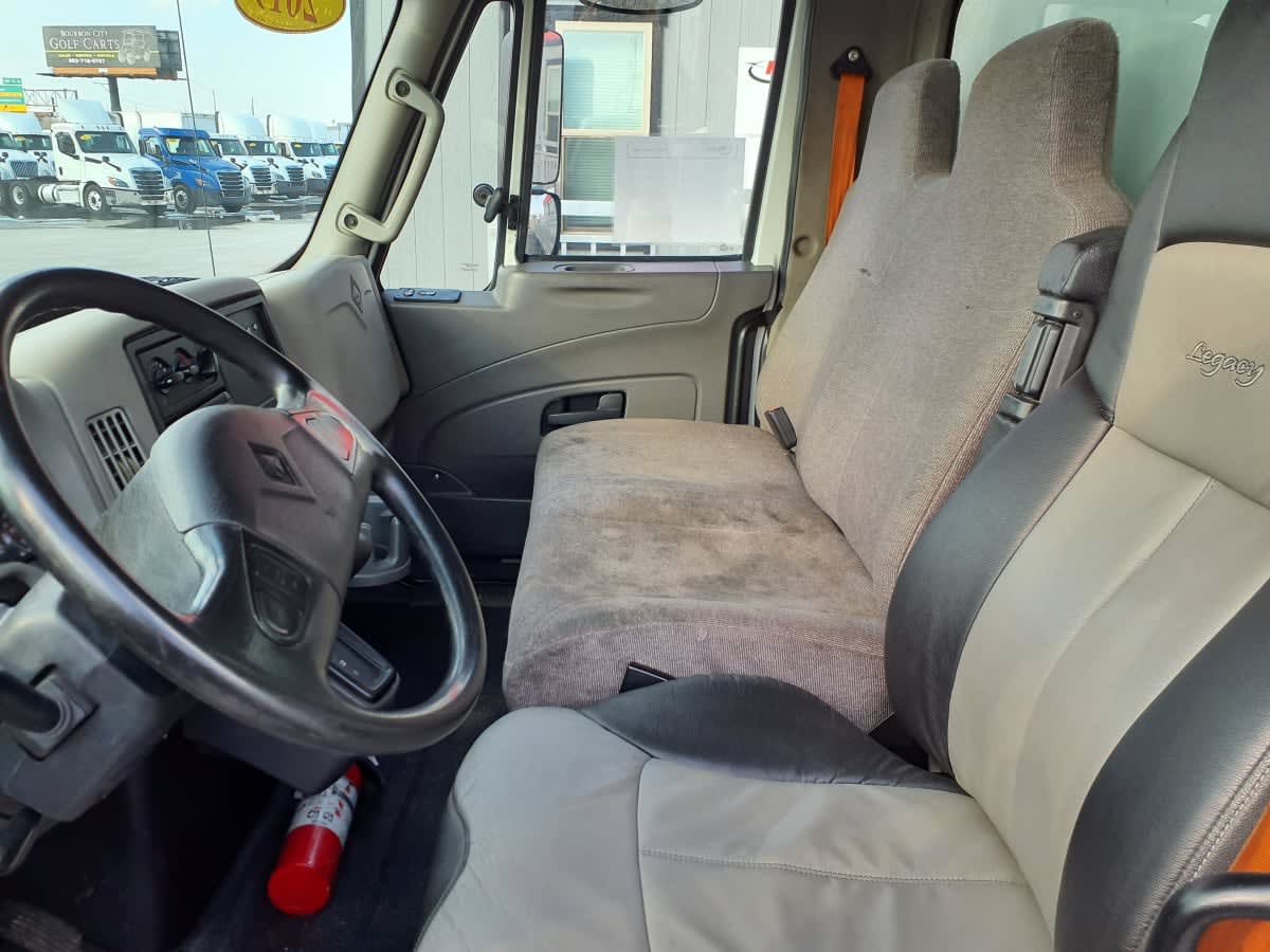 2019 International 4300 in Clarksville, IN — photo 7