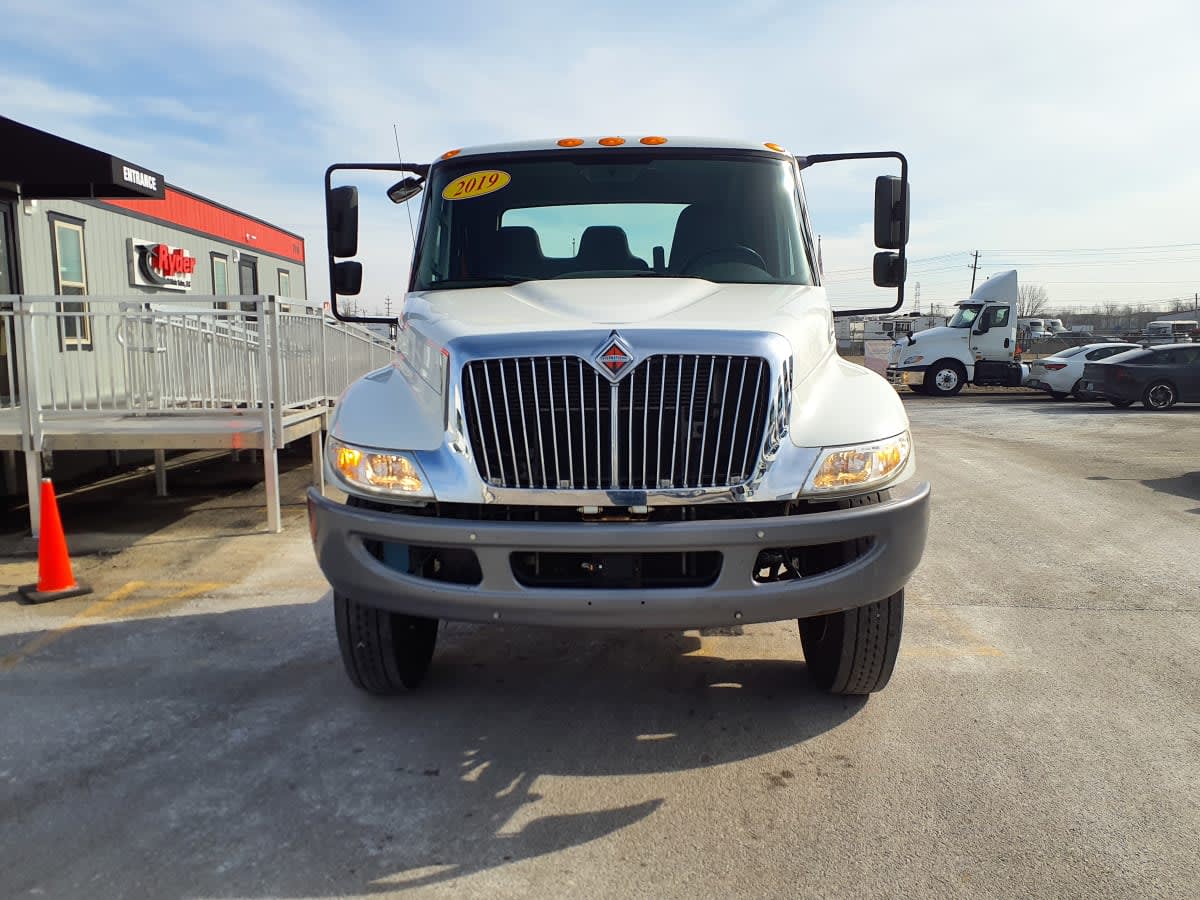 2019 International 4300 in Clarksville, IN — photo 2