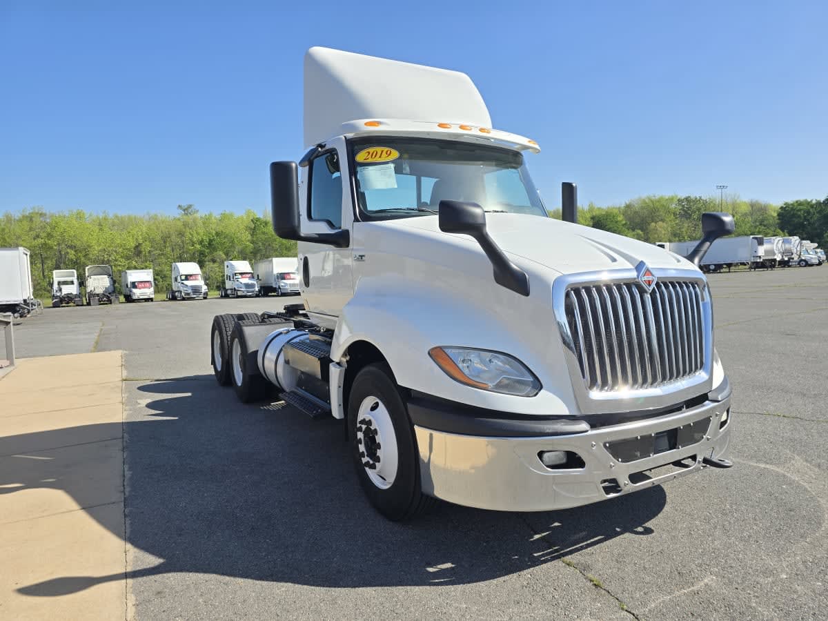 2019 International LT in North Little Rock, AR — photo 3