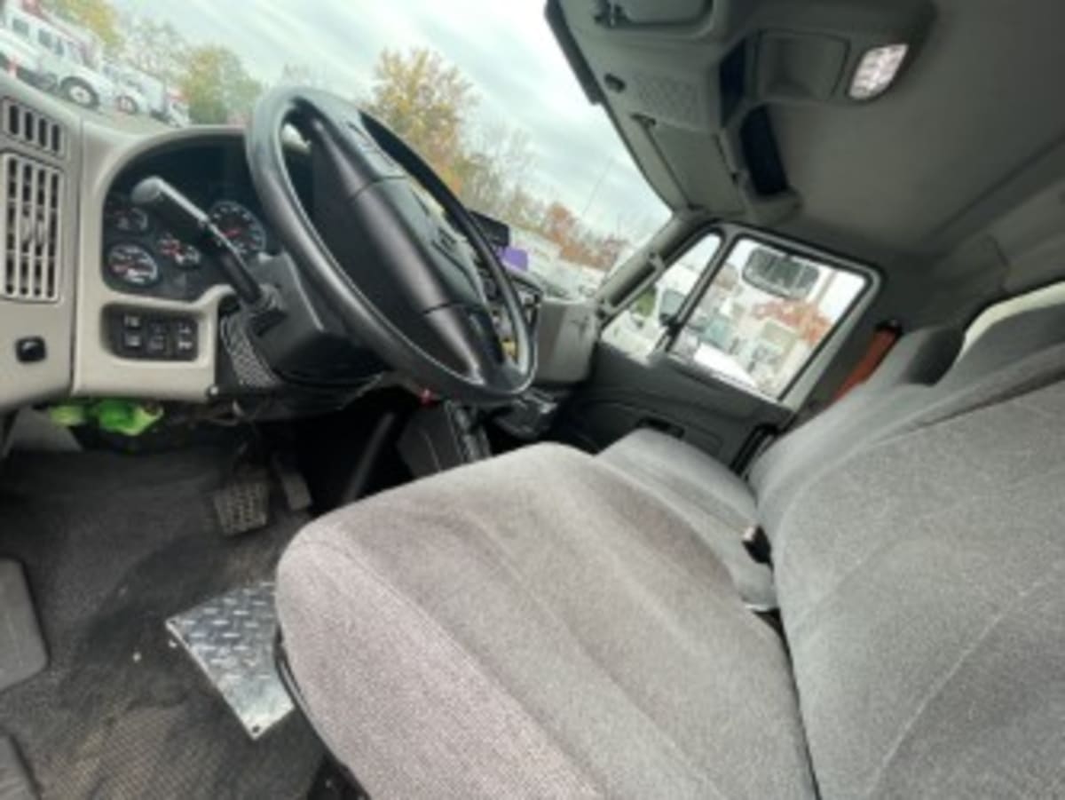 2019 International 4300 in Newark, NJ — photo 8