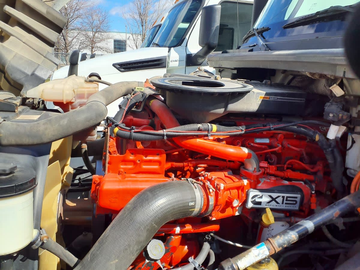 2019 International LT in Bolingbrook, IL — photo 9