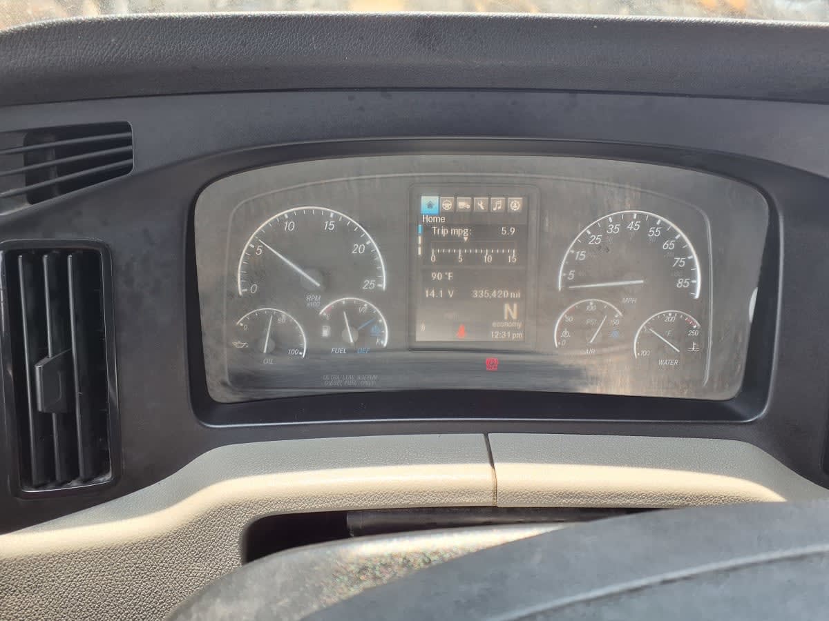 2019 Freightliner Cascadia in Cleveland, OH — photo 11