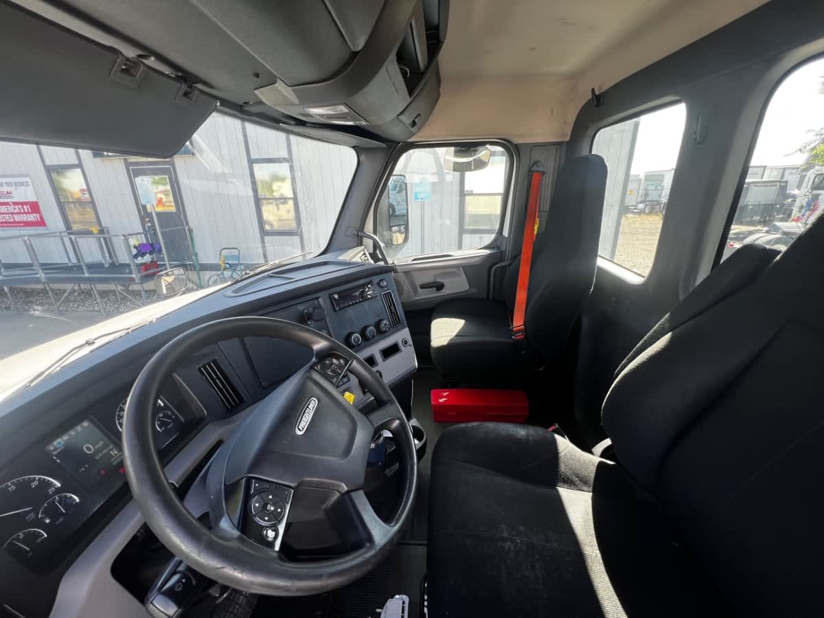 2019 Freightliner Cascadia in West Sacramento, CA — photo 7