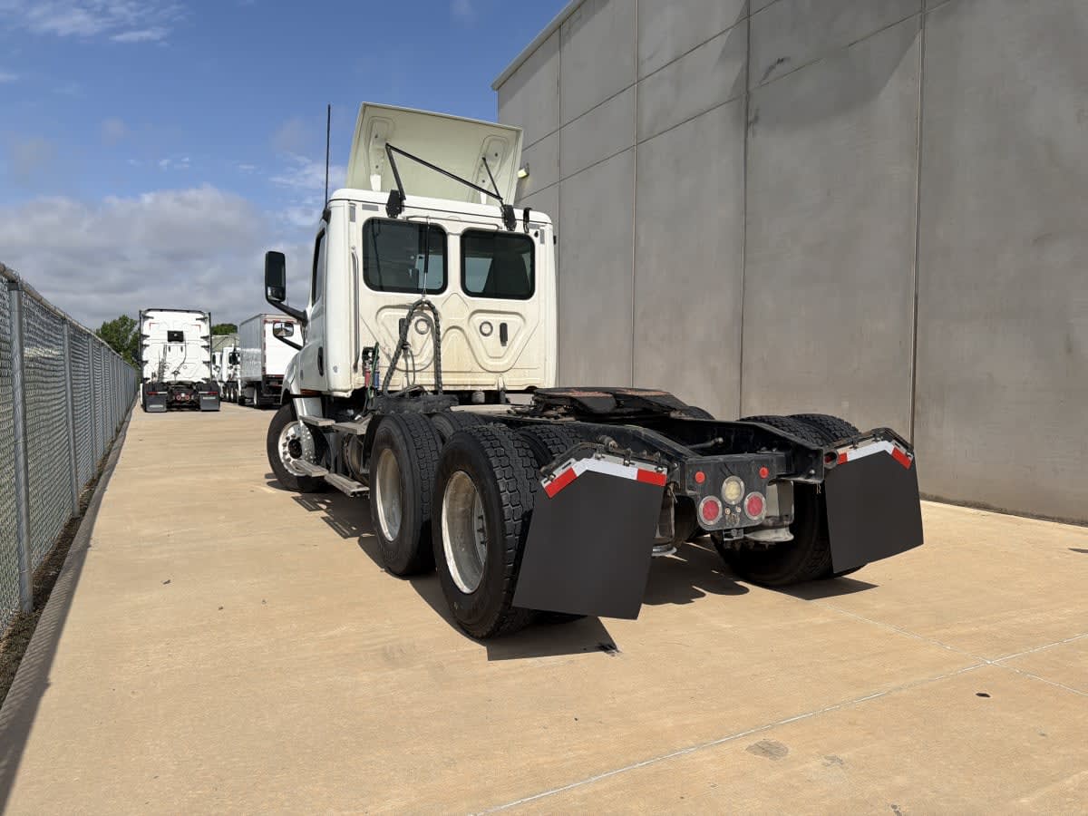 2019 Freightliner Cascadia in Oklahoma City, OK — photo 6